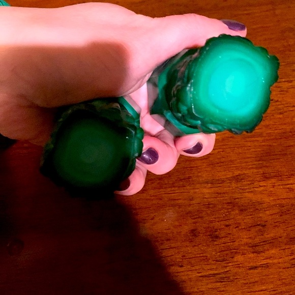Authentic very rare real emerald 4 shoot pieces , antique must have . Must have!